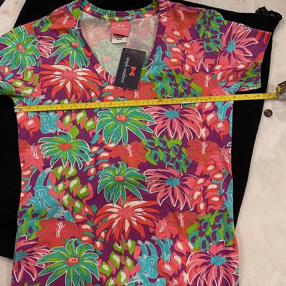 SIMPLY SOUTHERN “COSTA RICO” V-Neck SS Shirt M NWT - Picture 9 of 9